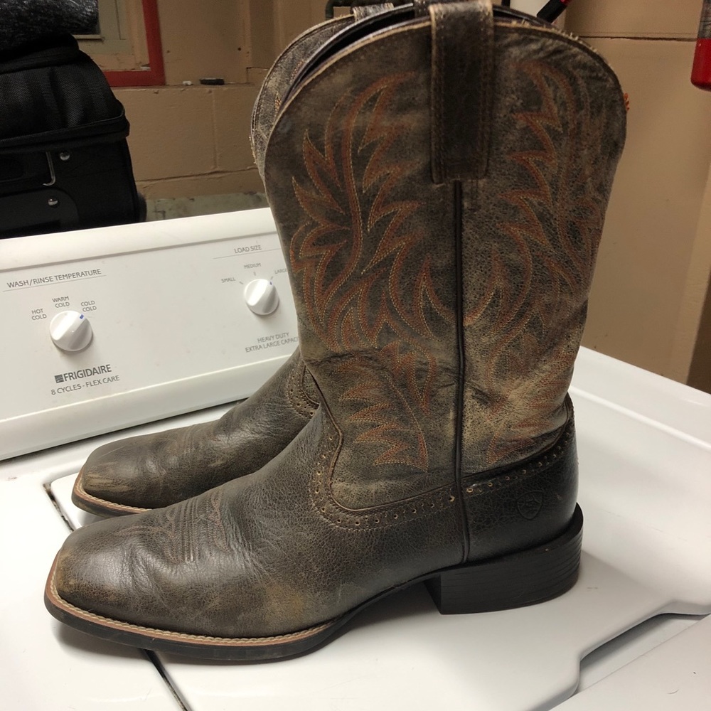 Ariat Square Toe Cowboy Boots (leather)